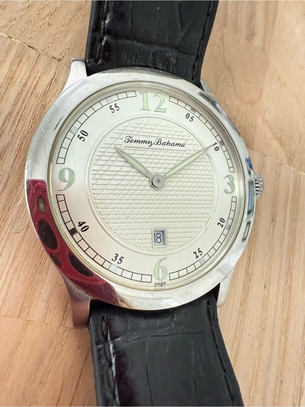Rare Tommy Bahama men’s stainless steel and black leather watch NEW BATTERY